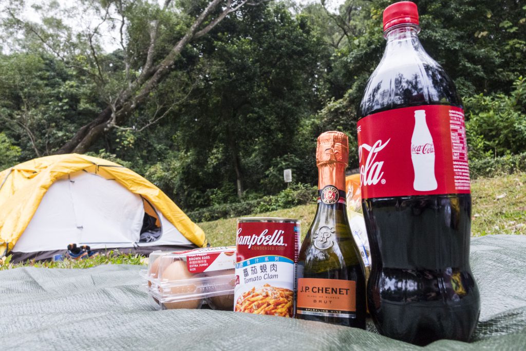 去露營人少少，帶支細酒就剛剛好。