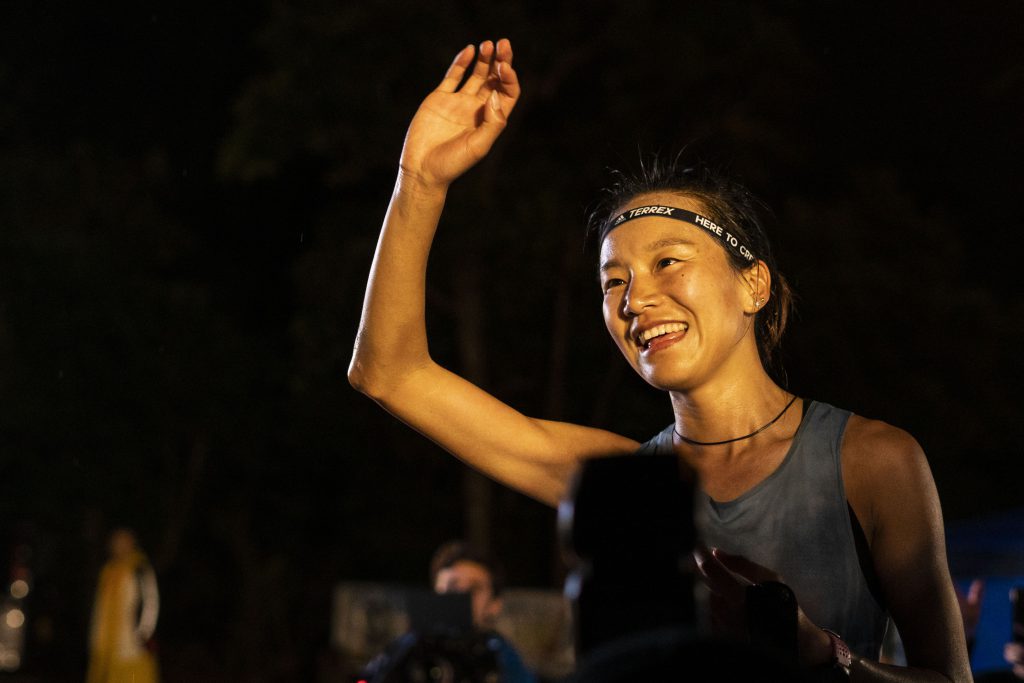 2019年度 HK100 女子組冠軍陸陽春。港百是她首戰一百公里賽事，但隨即奪冠！